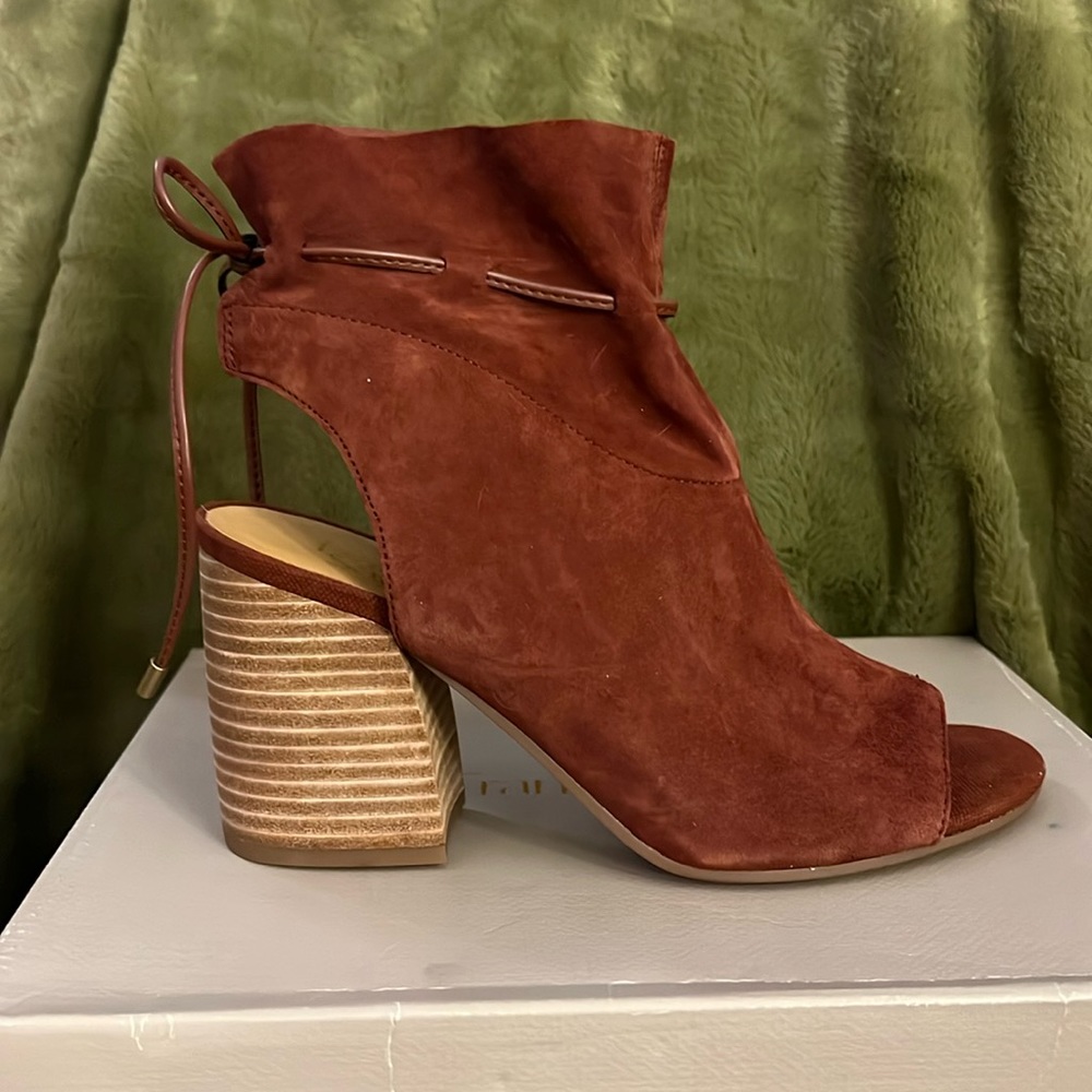 NIB! Franco Sarto Fenwick Mahogany Suede Shoes